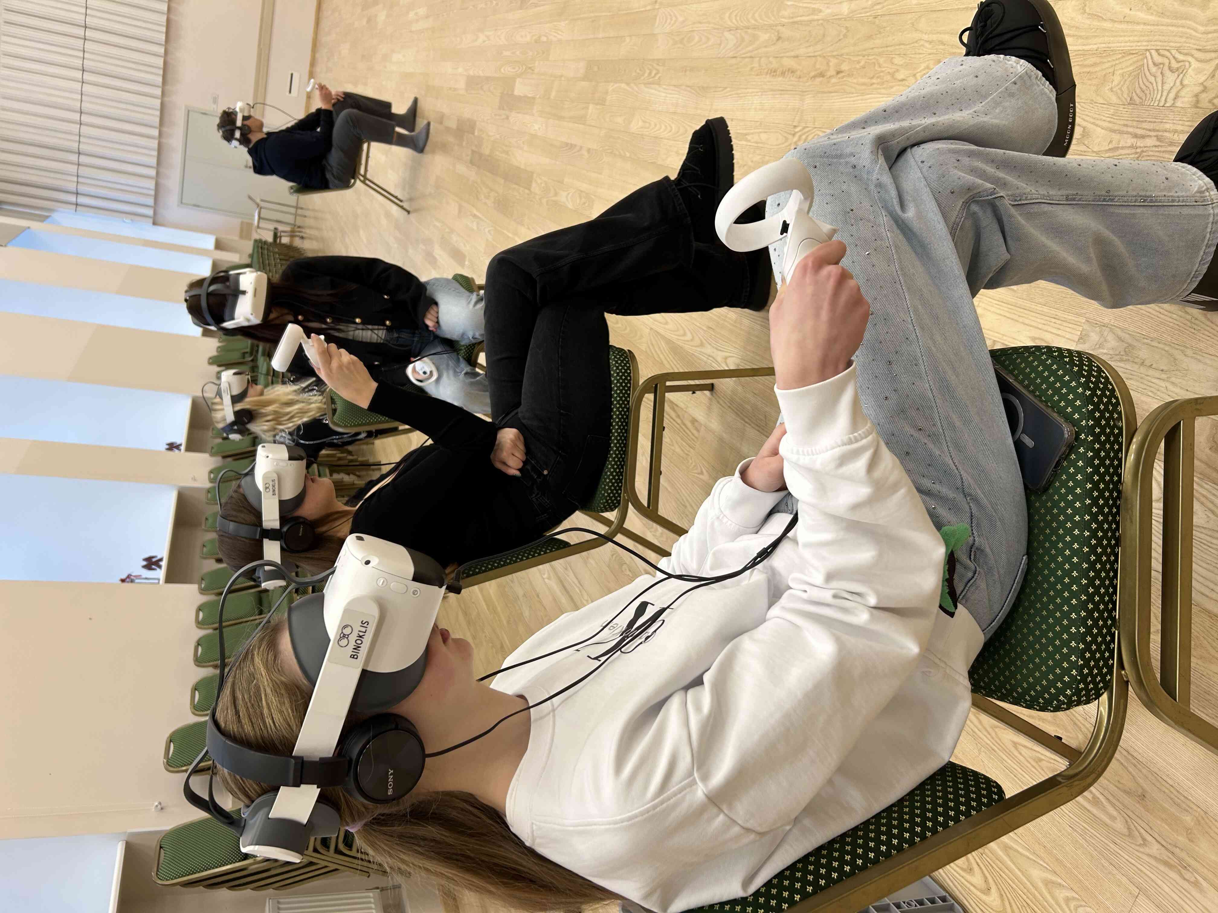 8.-11. KLASES APGUVA ATOMA UZBŪVI UN STRUKTŪRU VIRTUĀLAJĀ REALITĀTĒ