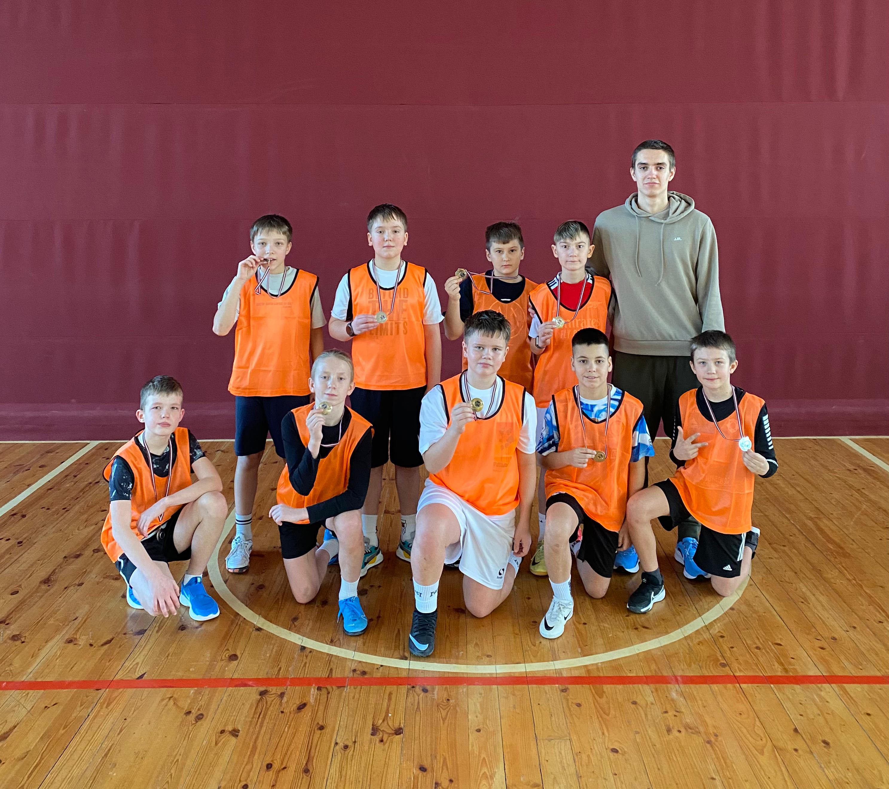 2.VIETA DAUGAVPILS PILSĒTAS SKOLU SACENSĪBĀS "TAUTAS BUMBA"