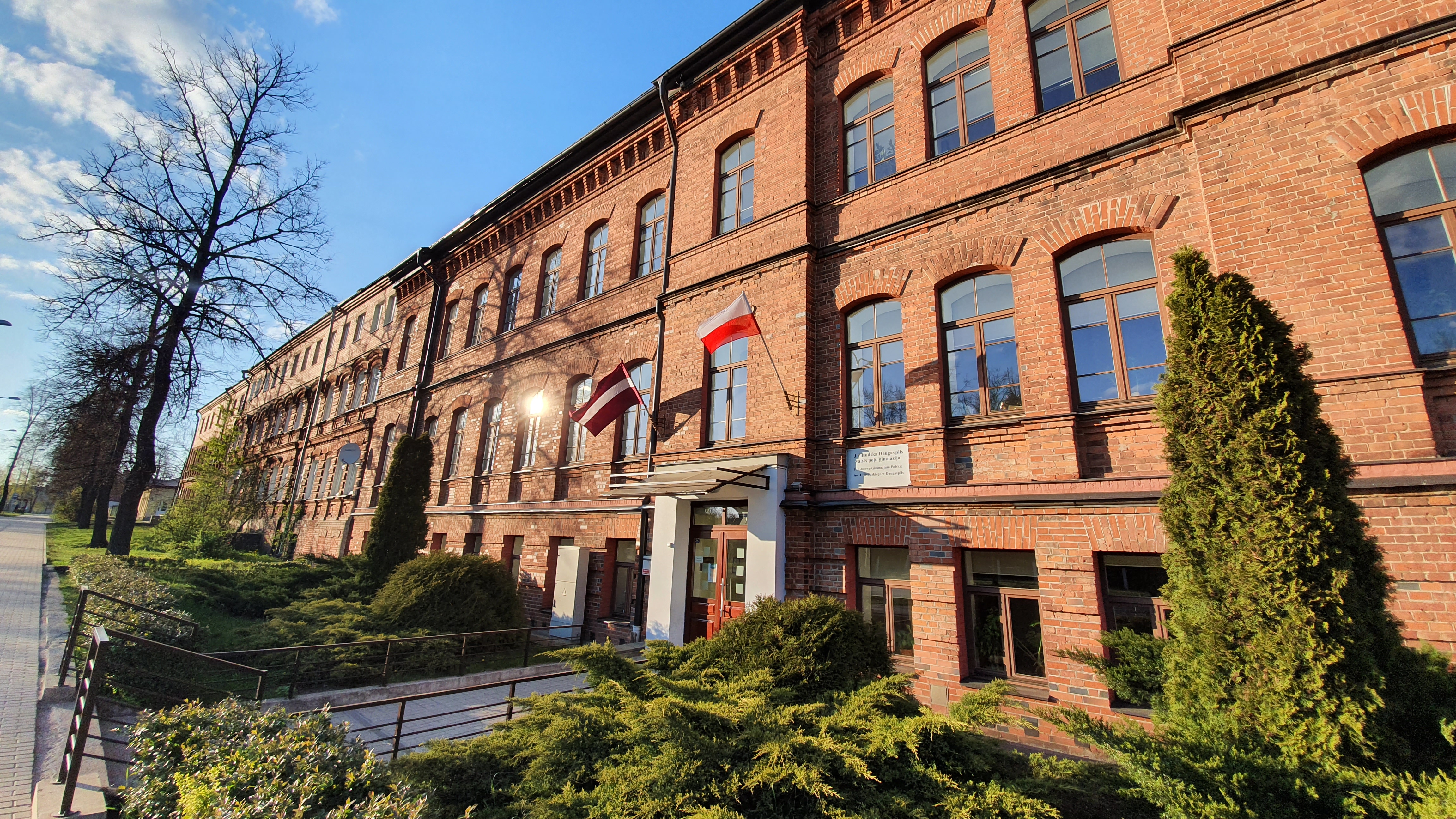 SADARBĪBA VEIKSMĪGAI PĀREJAI NO PIRMSSKOLAS UZ SĀKUMSKOLU TURPINĀS